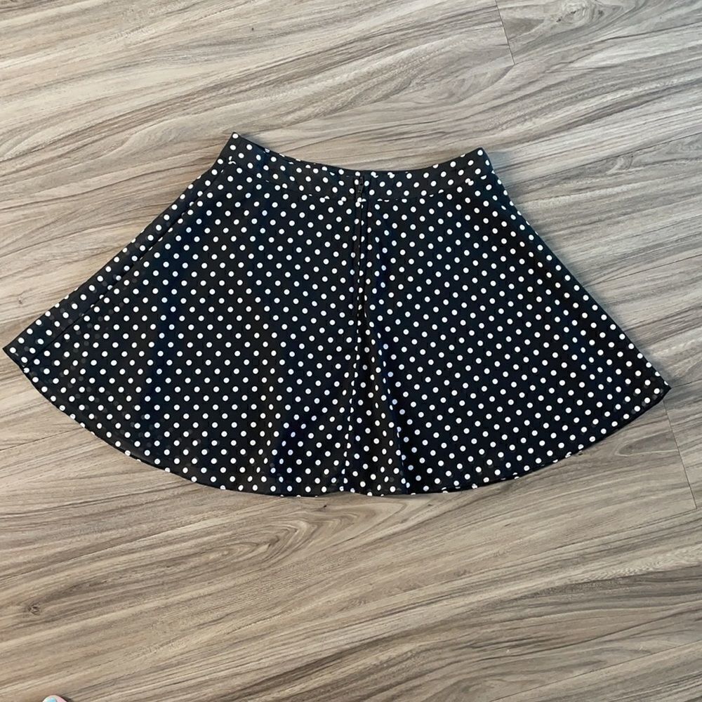 Black & white Pockadot mini skirt, lined, size 0 (1554)